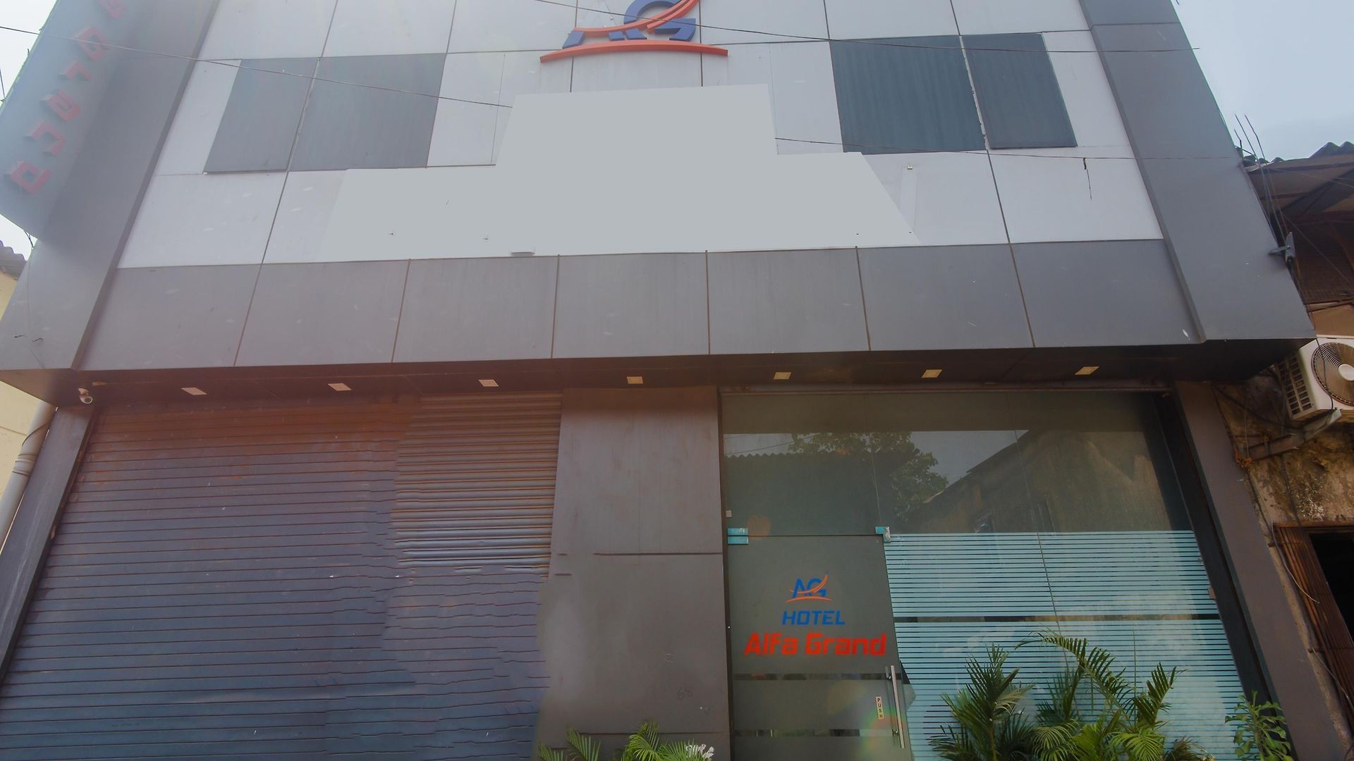 Hotel O Alfa Grand Near Chhatrapati Shivaji International Airport 3*