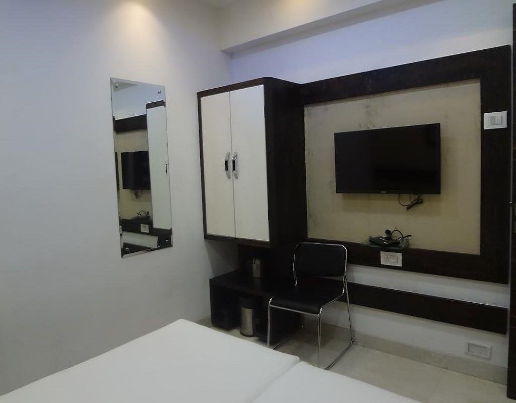 Maangta 136 @ Cst Bed & Breakfast Mumbai