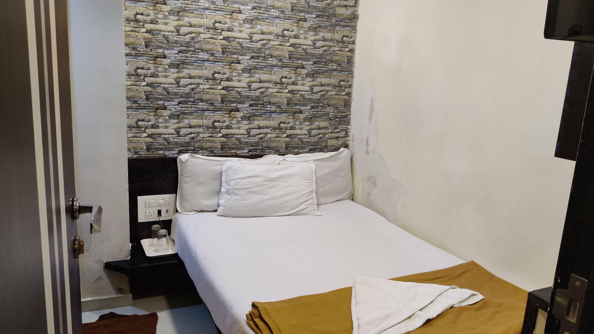 Hotel Golden Sagar - Kurla