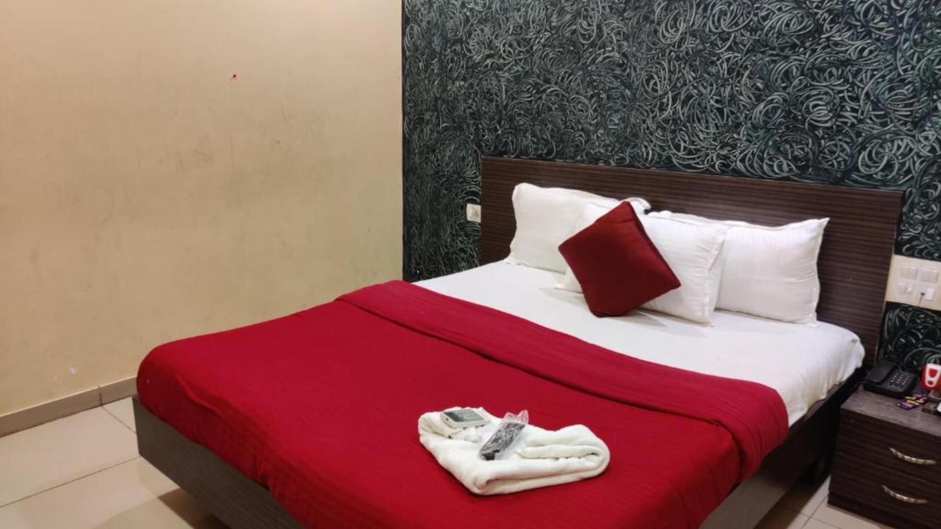 Hotel Golden Sagar - Kurla 3*