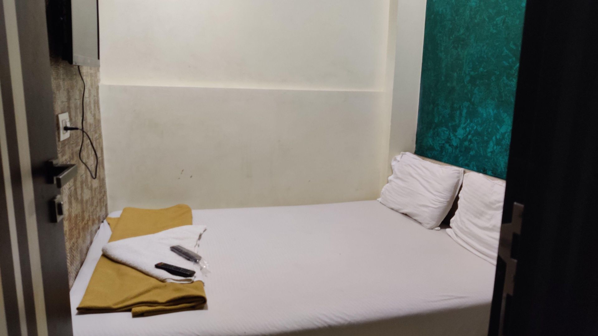 Hotel Golden Sagar - Kurla Mumbai