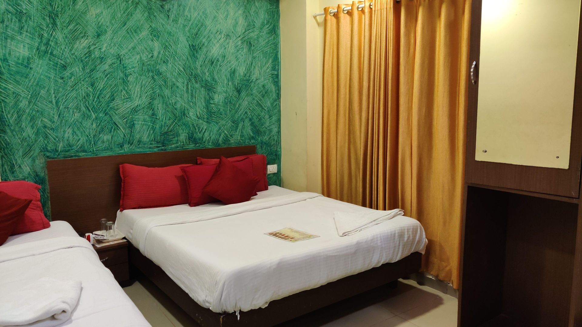 Hotel Golden Sagar - Kurla Hotel Mumbai