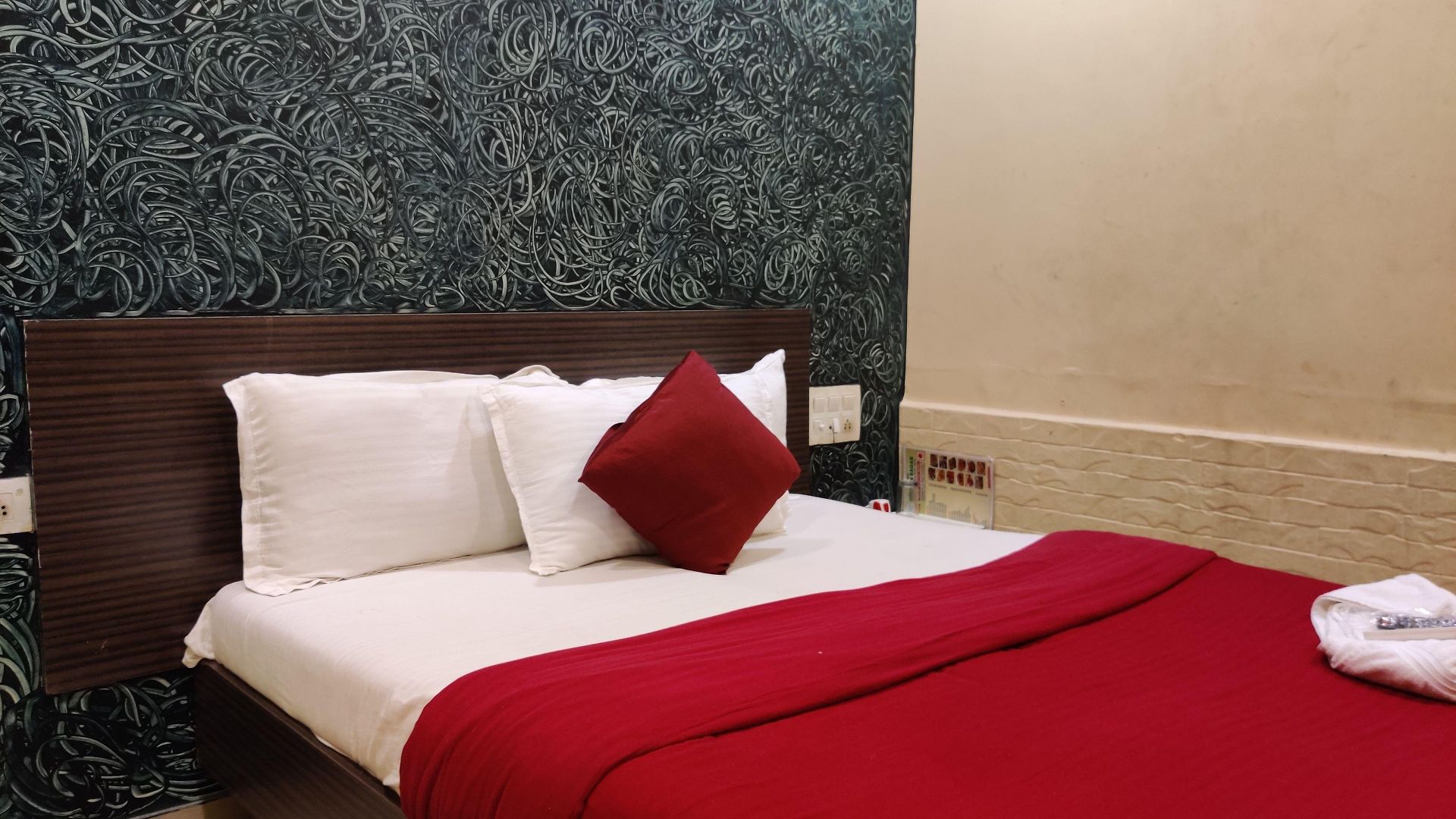 Hotel Golden Sagar - Kurla Hotel