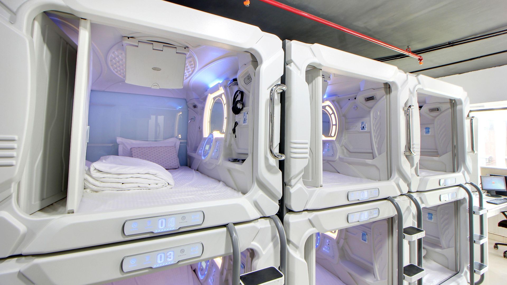 Astropods Airport, Mumbai. 3*