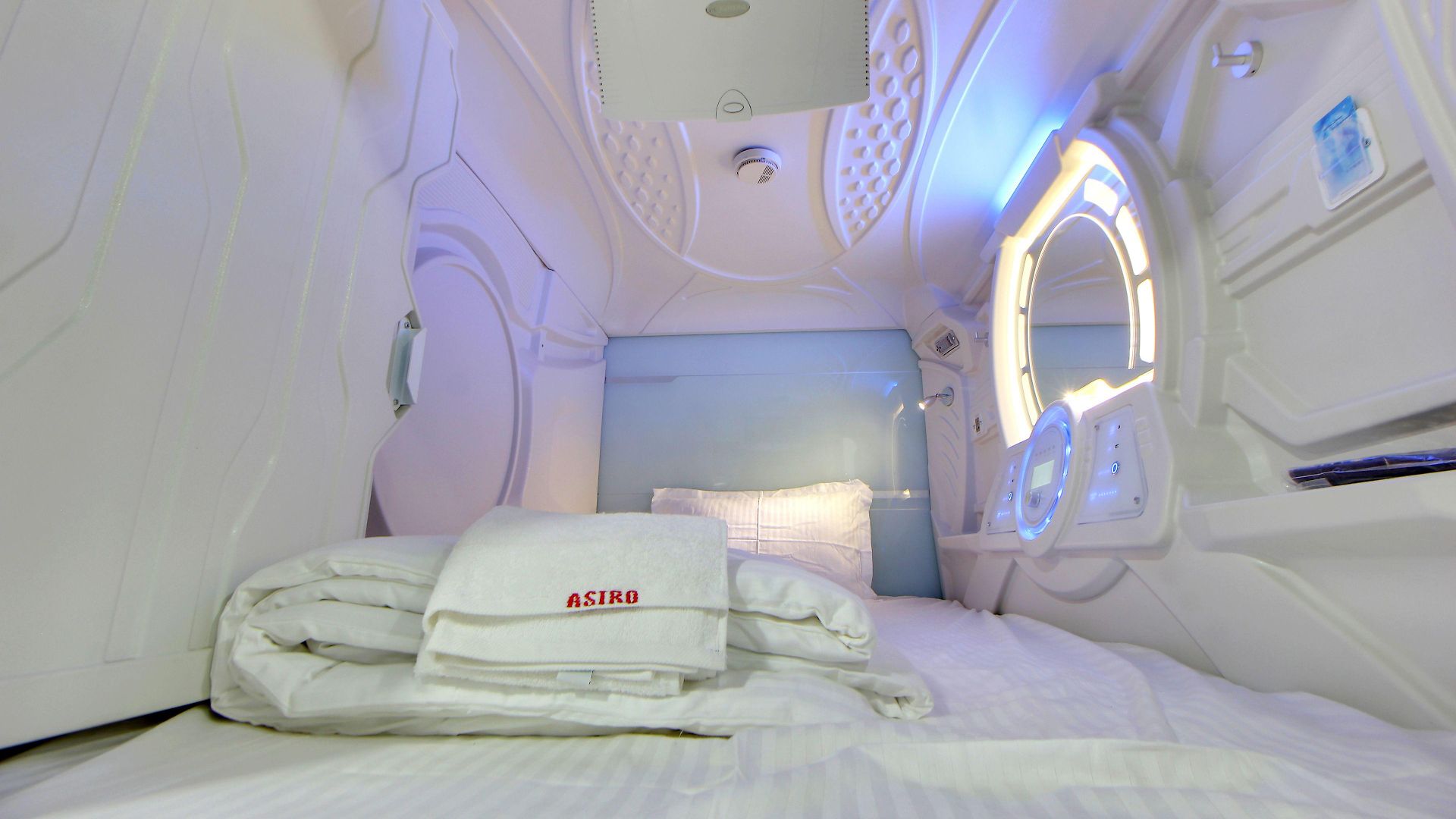 Astropods Airport, Mumbai. 3* Mumbai