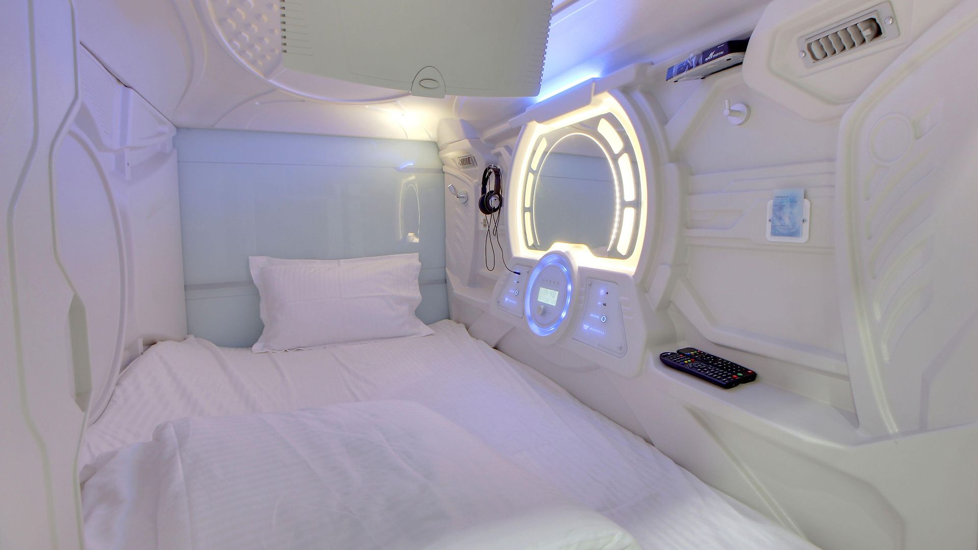 Astropods Airport, Mumbai. Guest house 3*