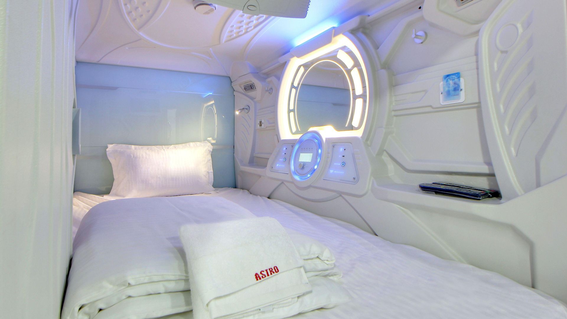 Astropods Airport, Mumbai. Mumbai