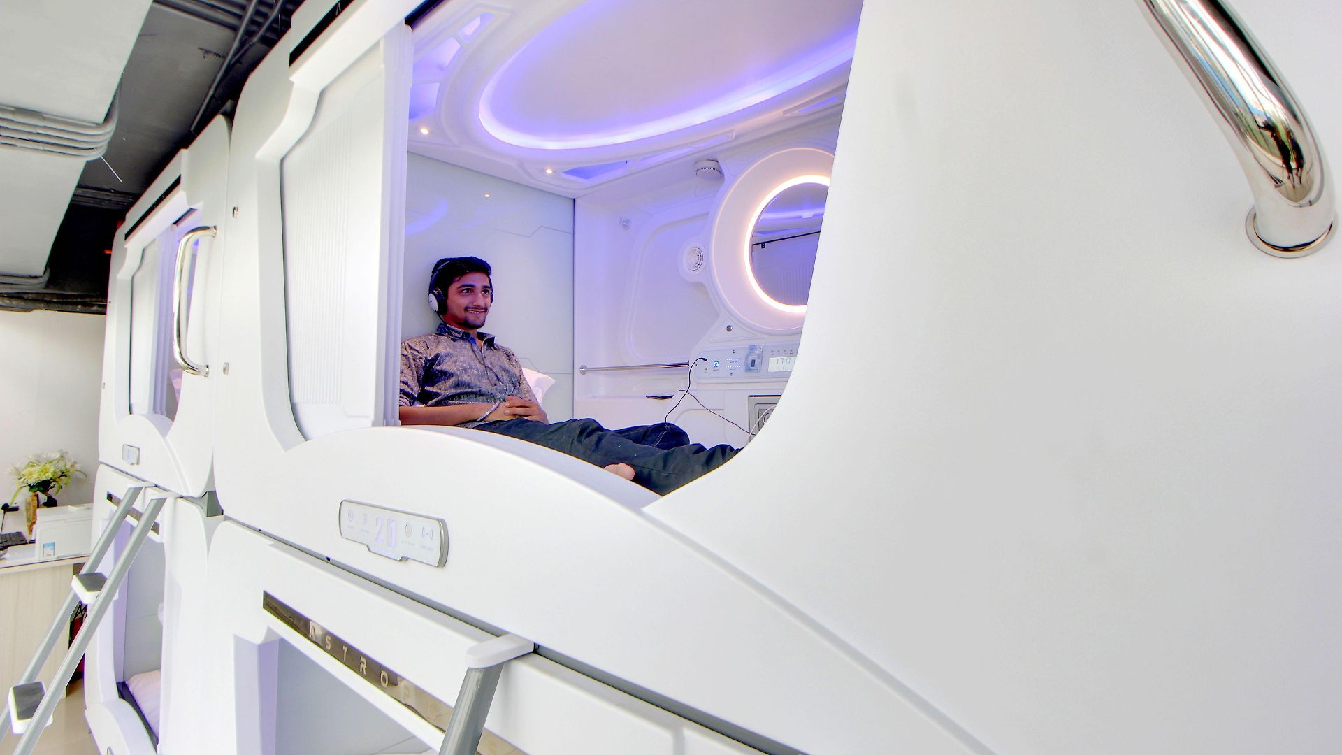 Astropods Airport, Mumbai. Mumbai