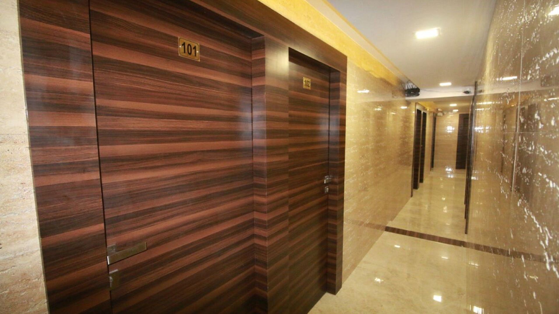 Alfa International Near Nanavati Hospital Near Airport Near Juhu 3*