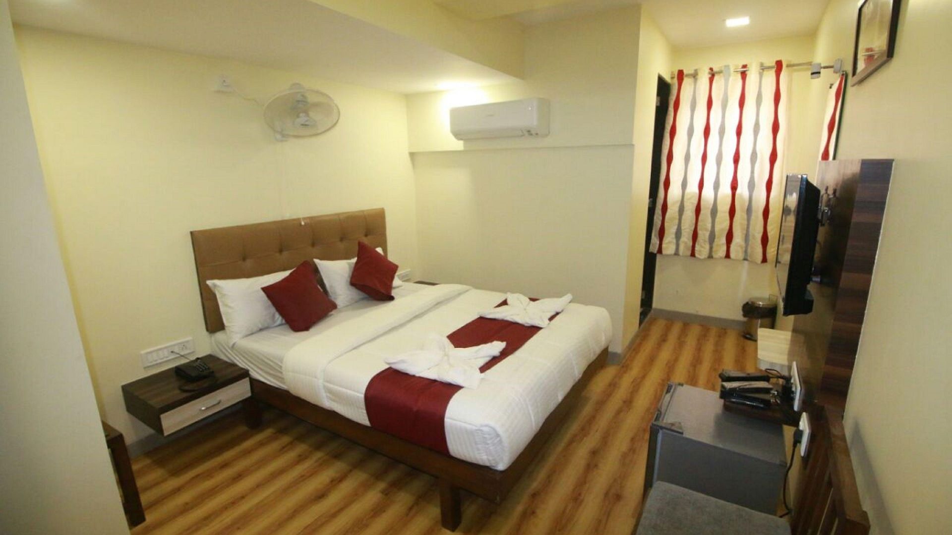 Alfa International Near Nanavati Hospital Near Airport Near Juhu 3*