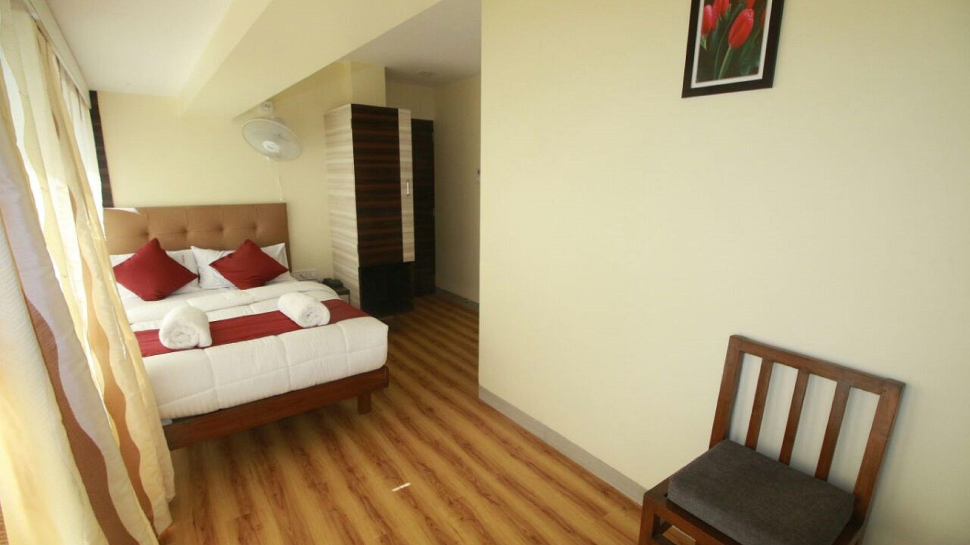 Hotel Alfa International Near Nanavati Hospital Near Airport Near Juhu 3*