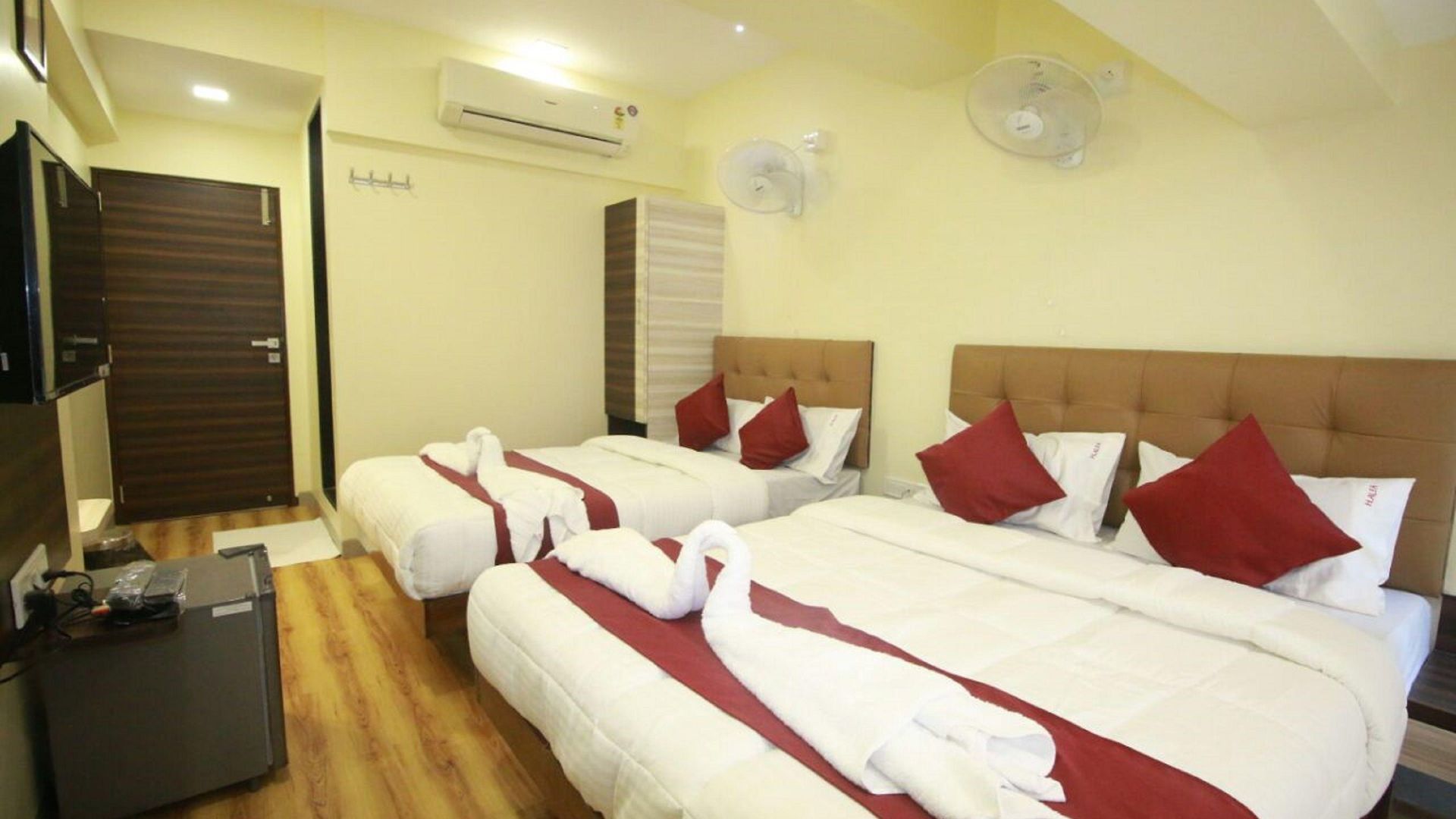 Alfa International Near Nanavati Hospital Near Airport Near Juhu 3*