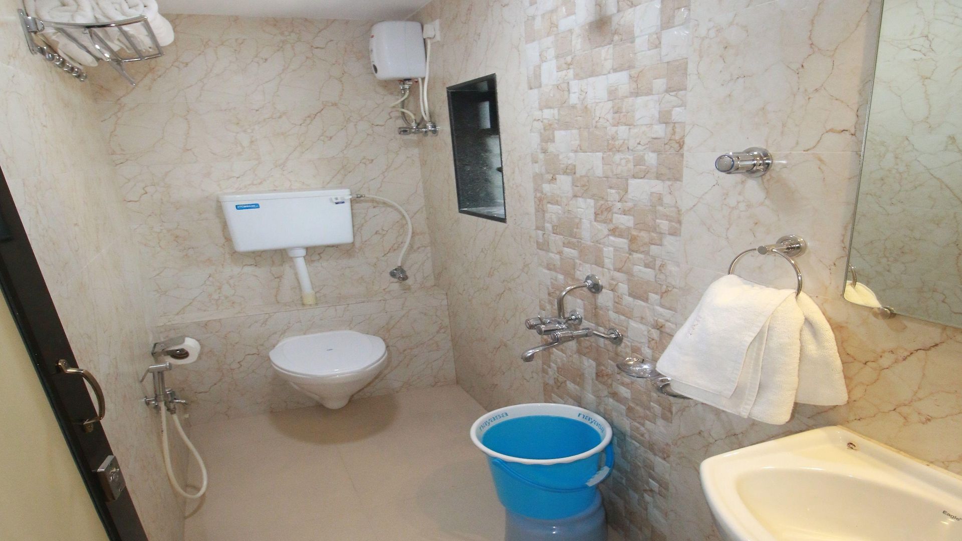 Alfa International Near Nanavati Hospital Near Airport Near Juhu Mumbai