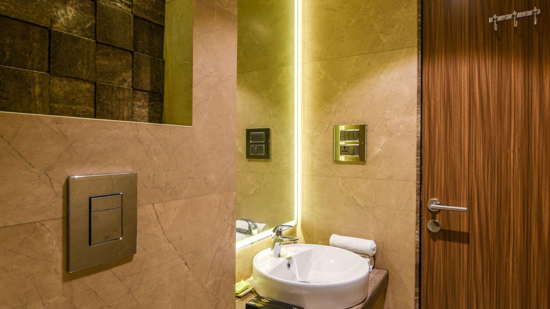 Hotel Orient Regency 3*