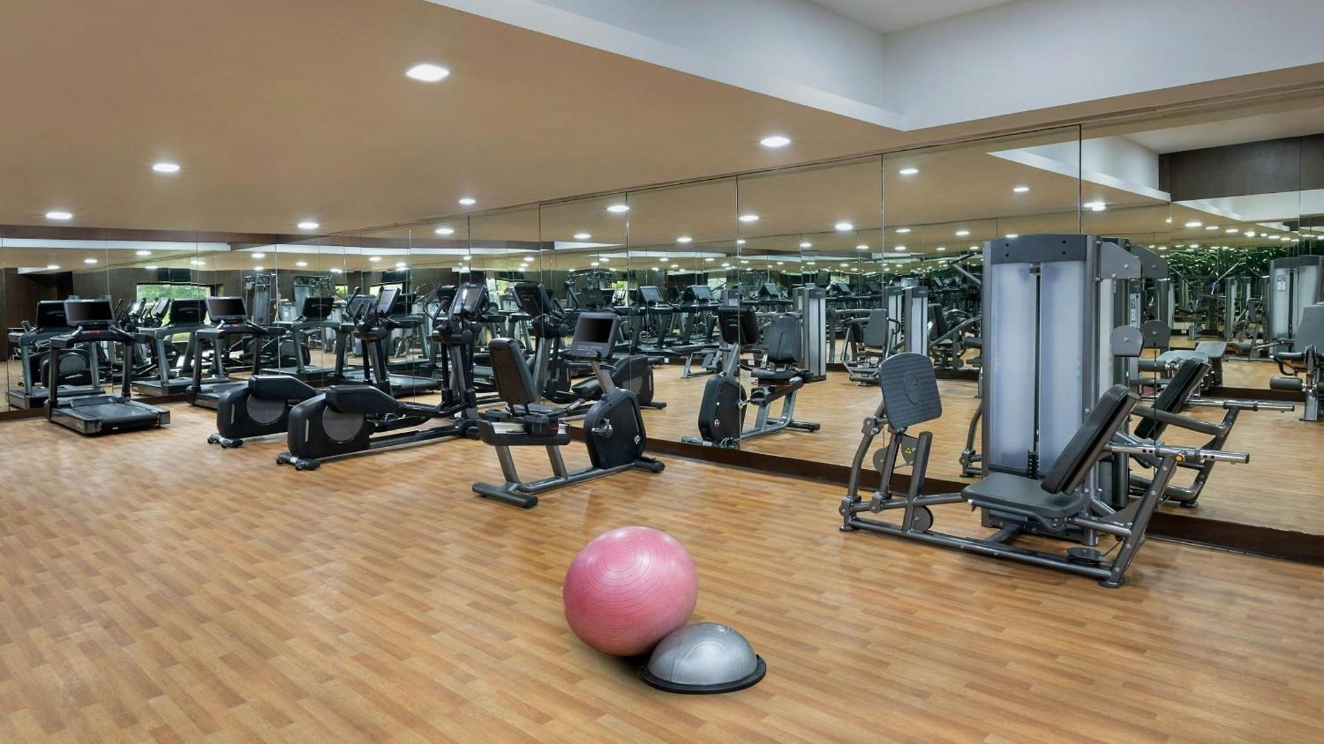Courtyard By Marriott International Airport Hotel Mumbai