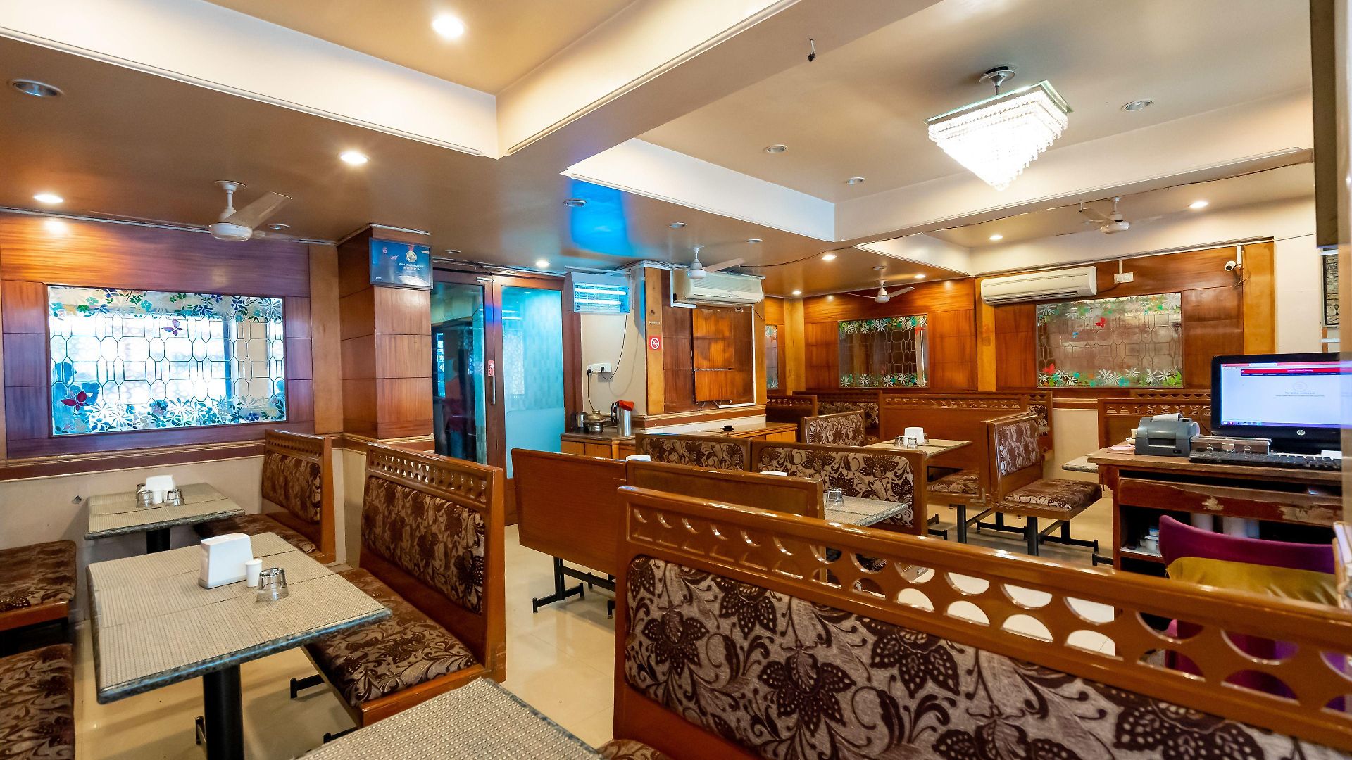 Hotel Mina International
