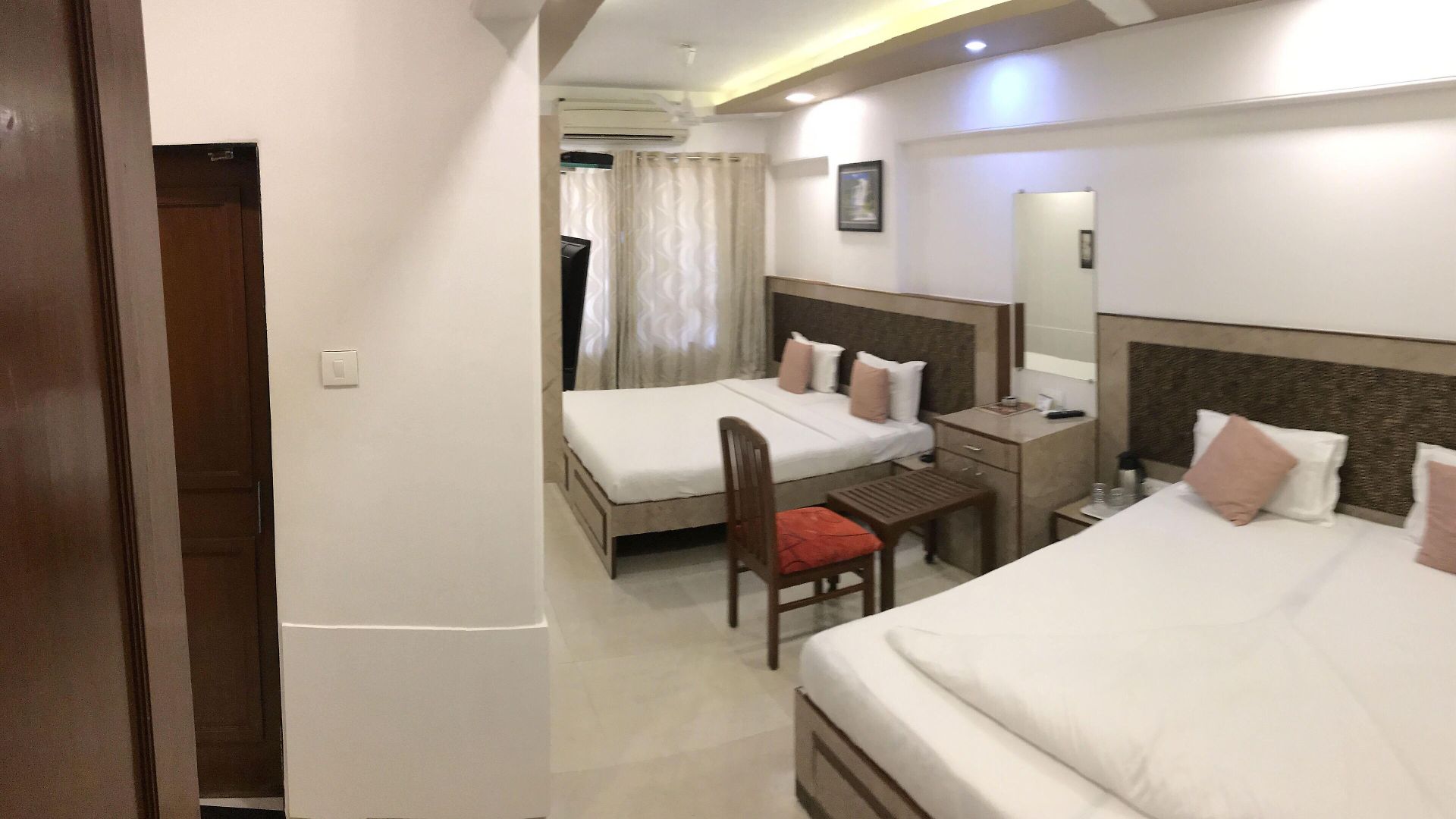 Hotel Mina International