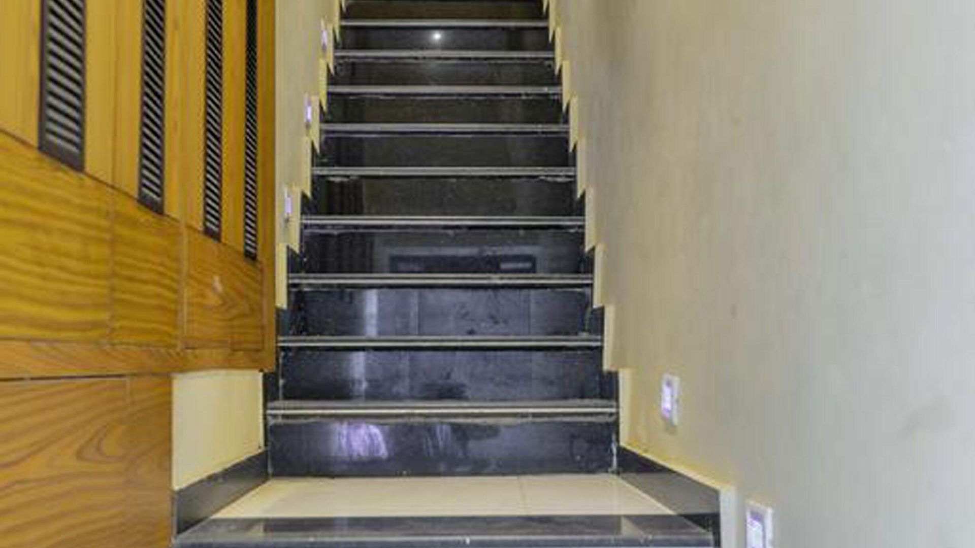Hotel Residency Park Near Masjid Rly Station South
