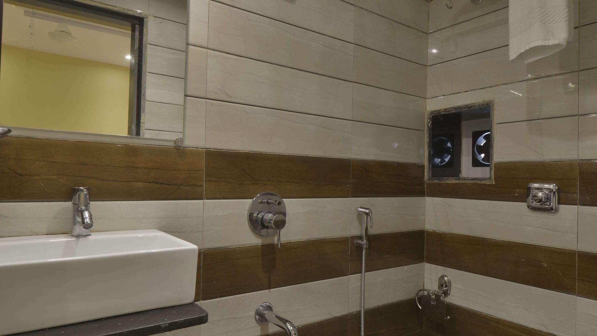Residency Park Near Masjid Rly Station South