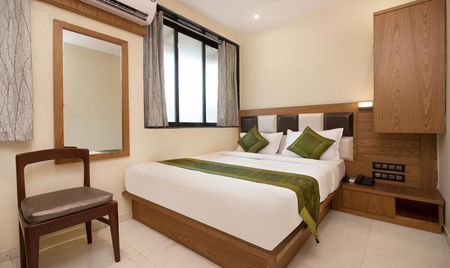 Hotel Residency Park Near Masjid Rly Station South