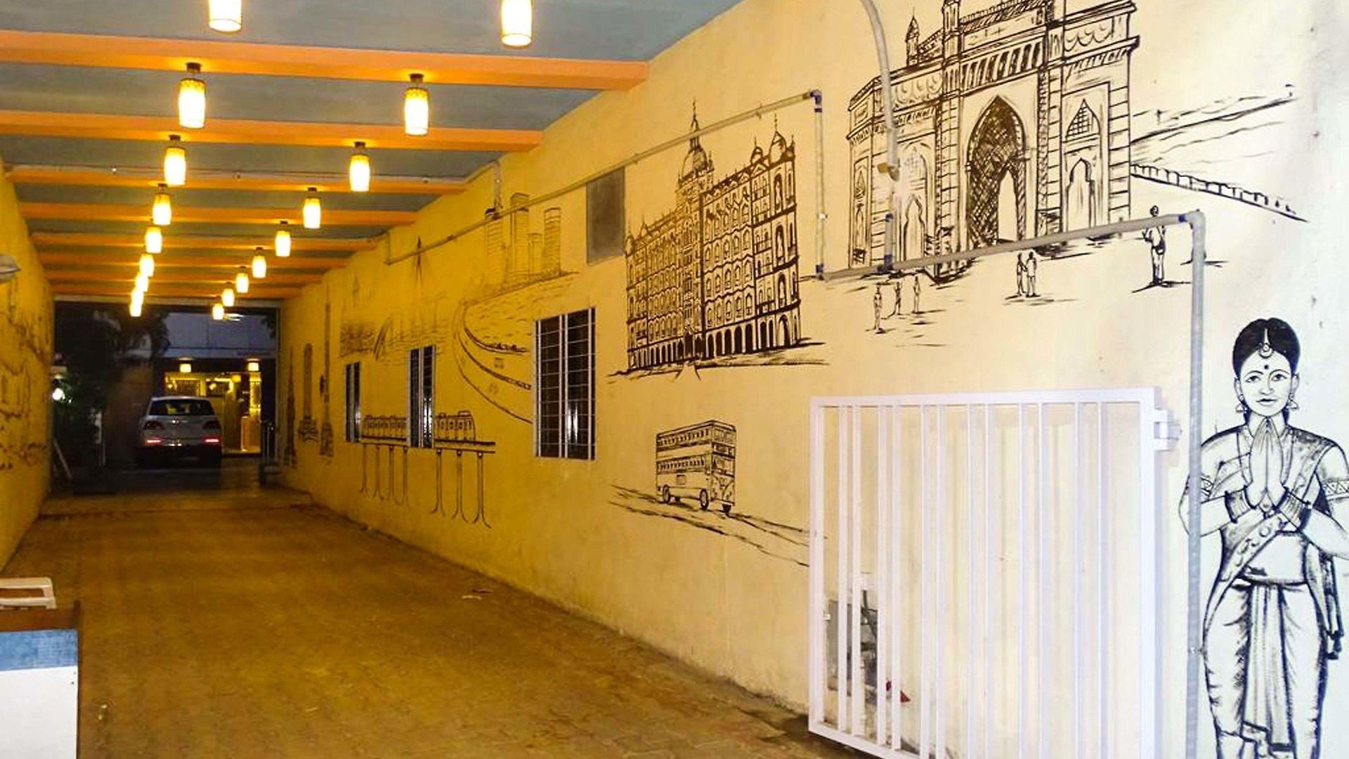 Sunshine Backpackers Airport Hostel *