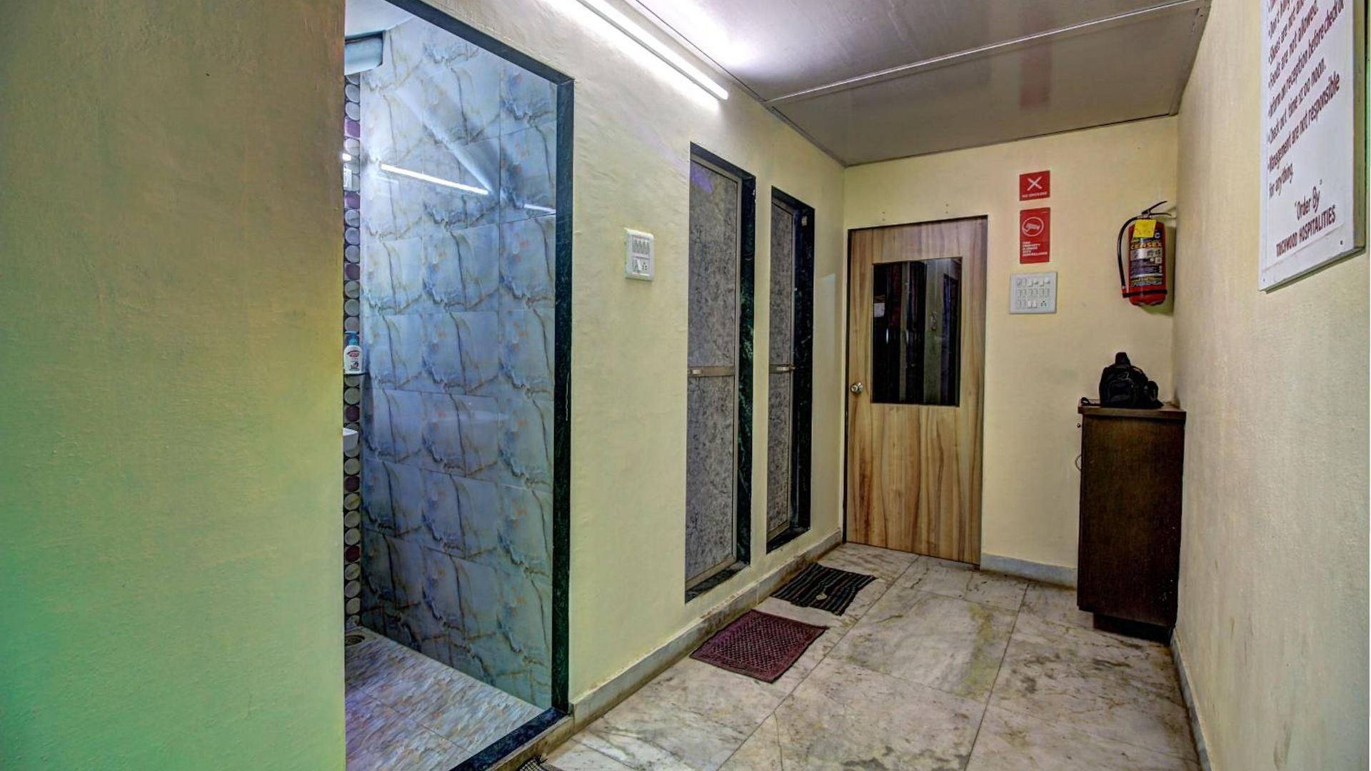 Sunshine Backpackers Airport Hostel Mumbai
