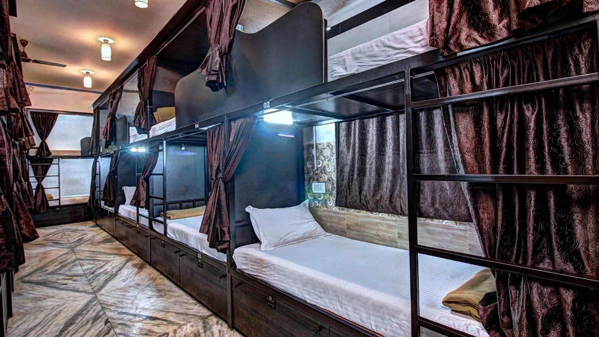 Hostel Sunshine Backpackers Airport Mumbai