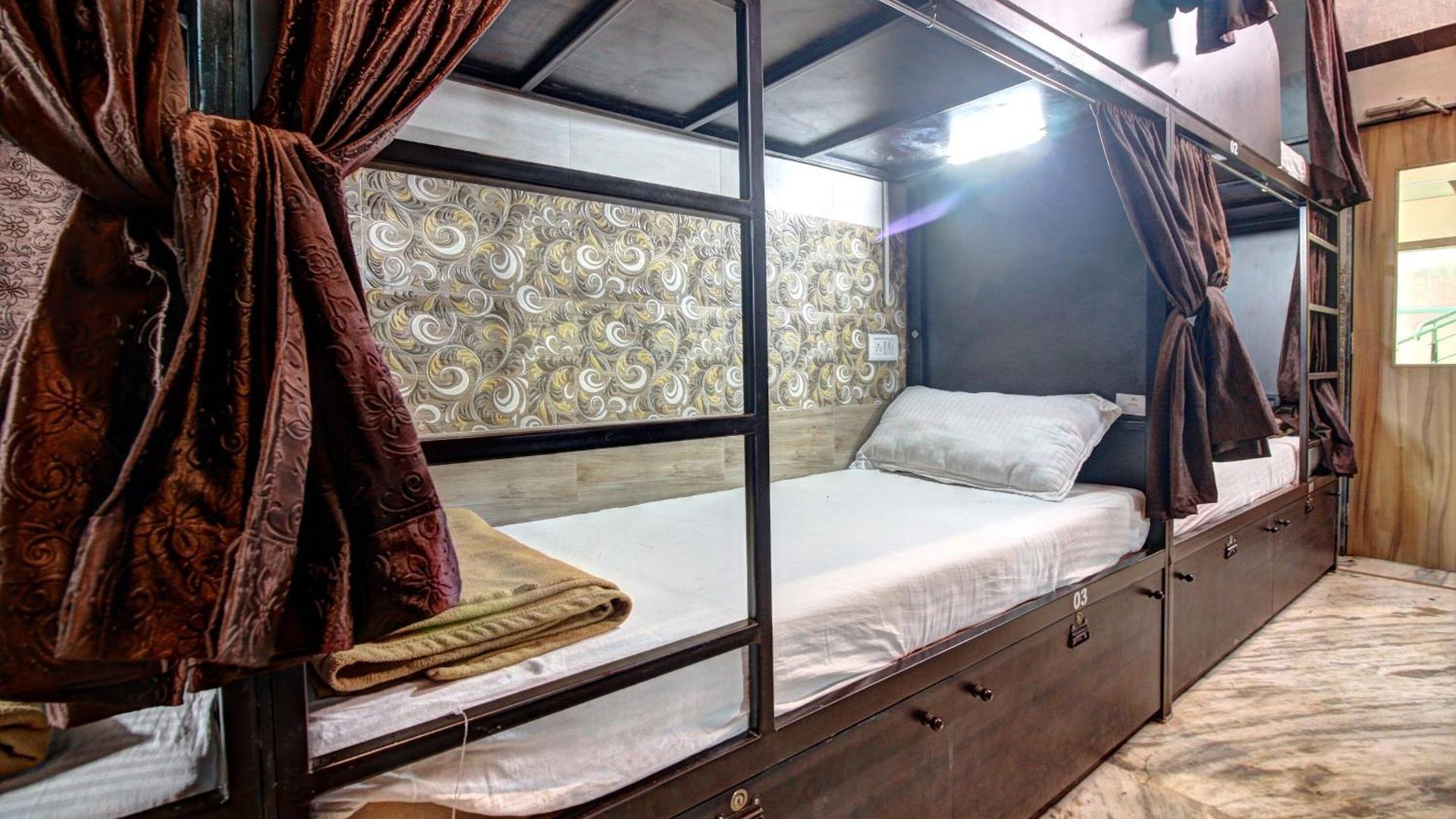 Hostel Sunshine Backpackers Airport