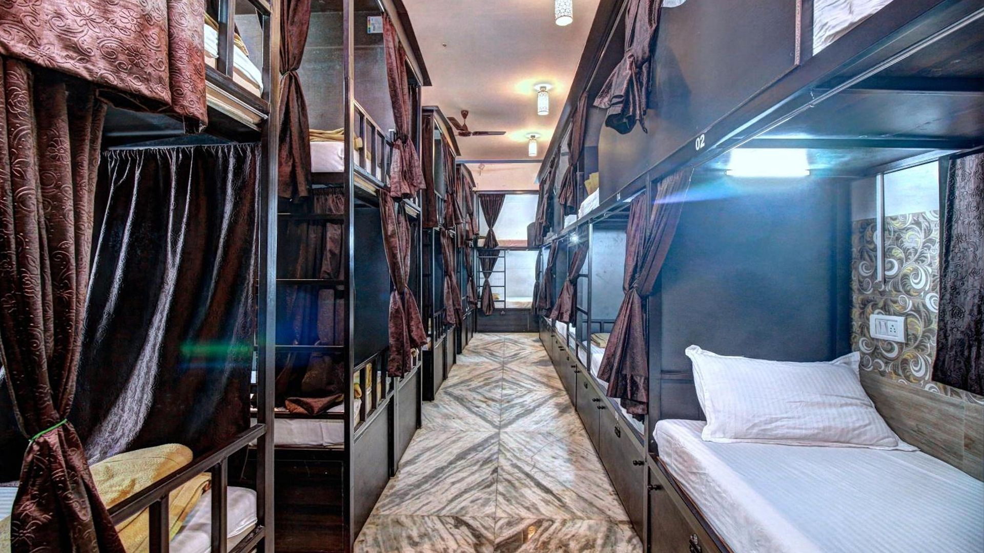Sunshine Backpackers Airport Hostel Mumbai