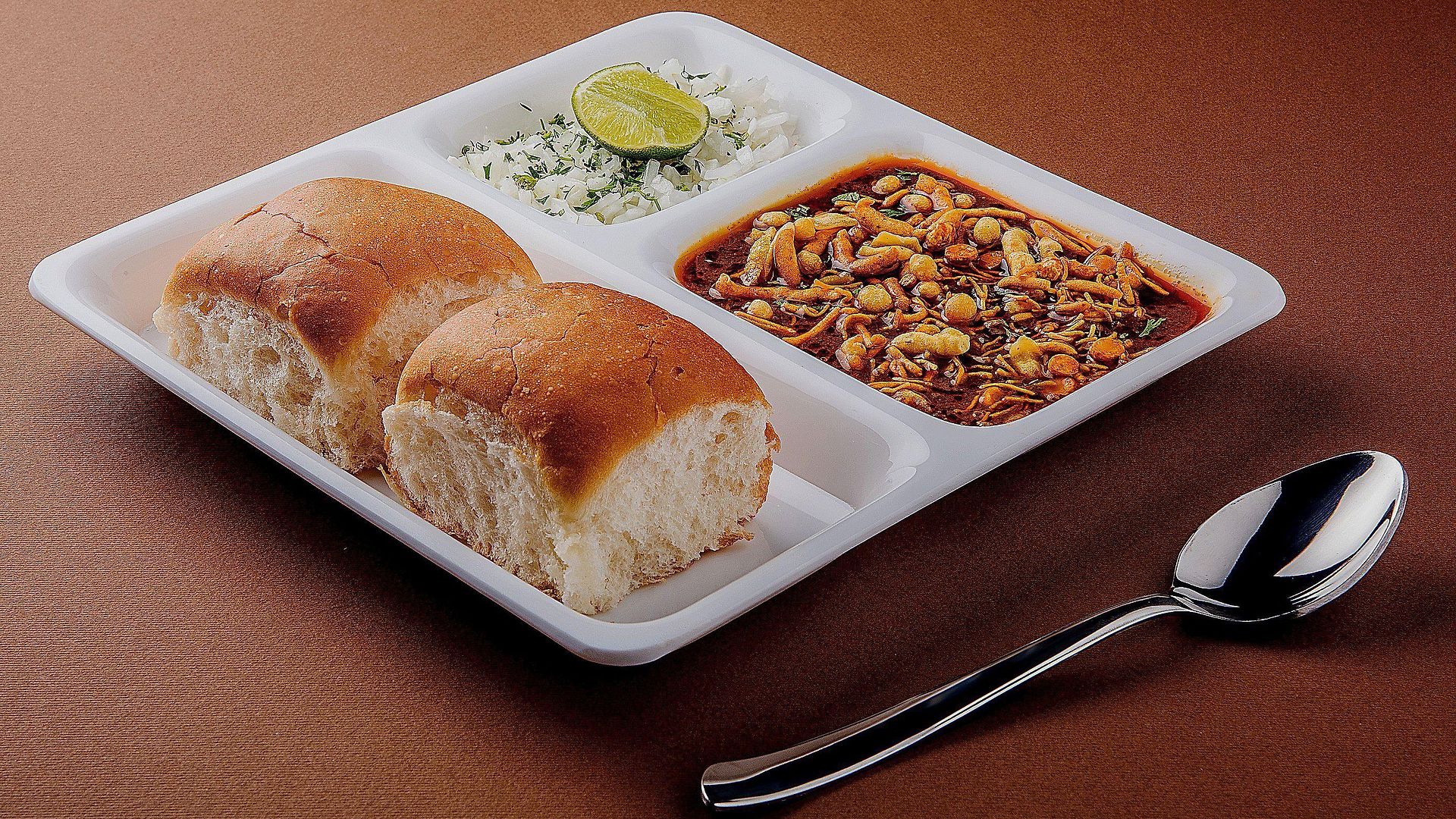 Oyo 22039 Bkc Grand Hotel Mumbai