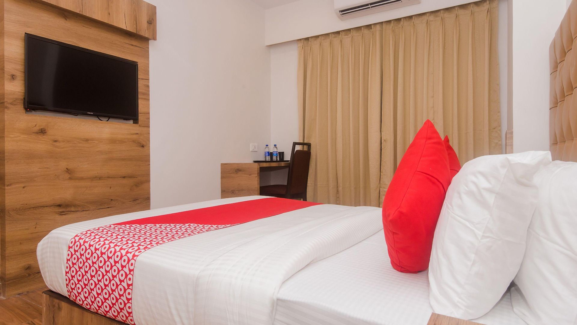 Oyo 22039 Bkc Grand