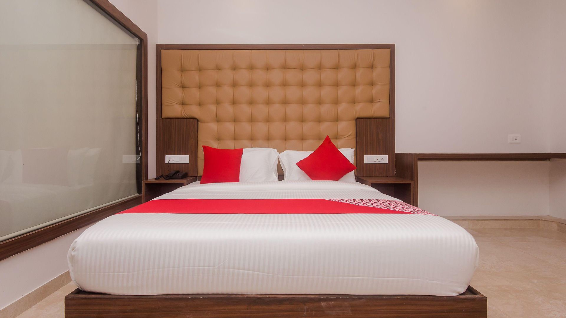Hotel Oyo 22039 Bkc Grand