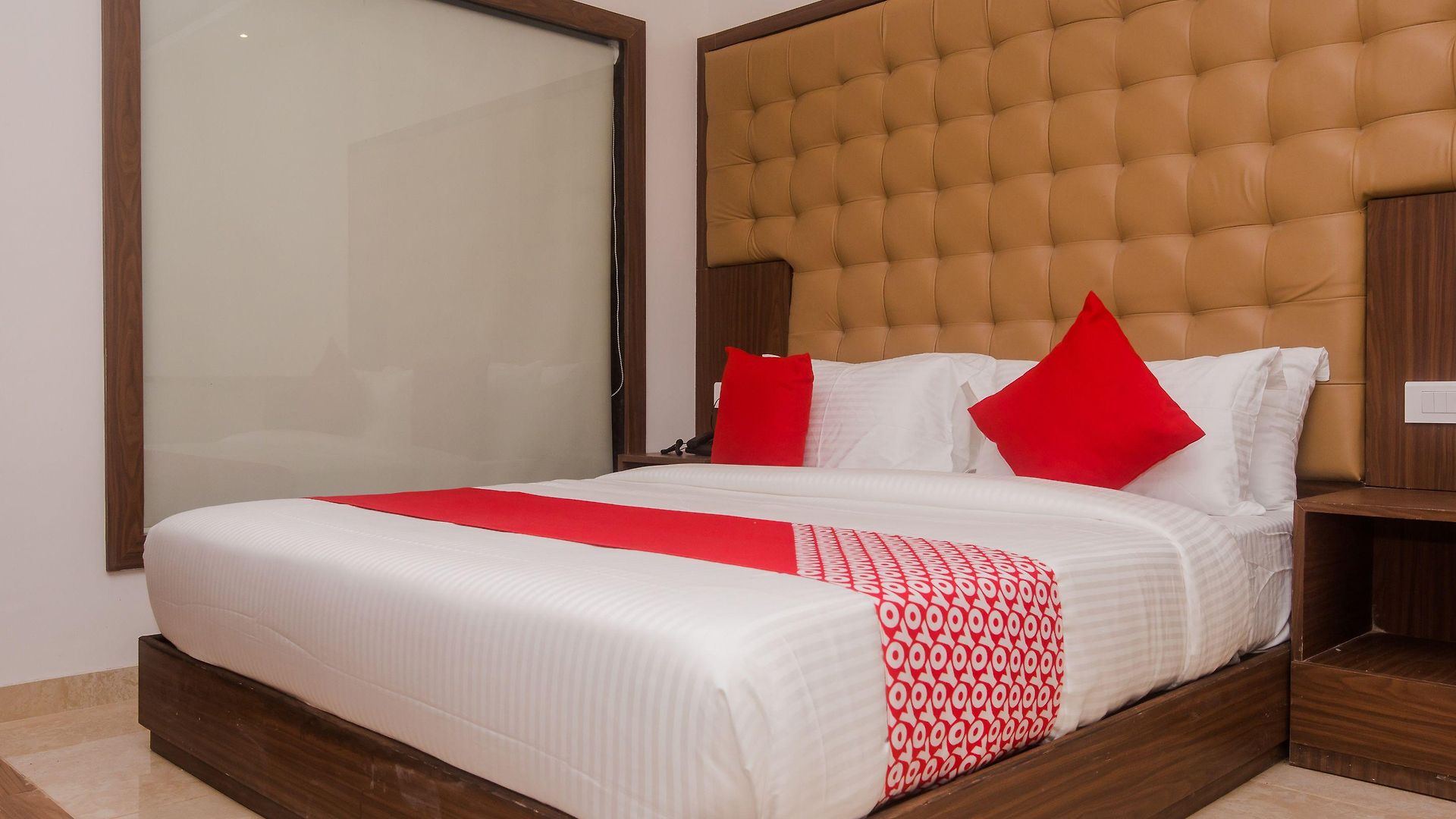 Oyo 22039 Bkc Grand 3*