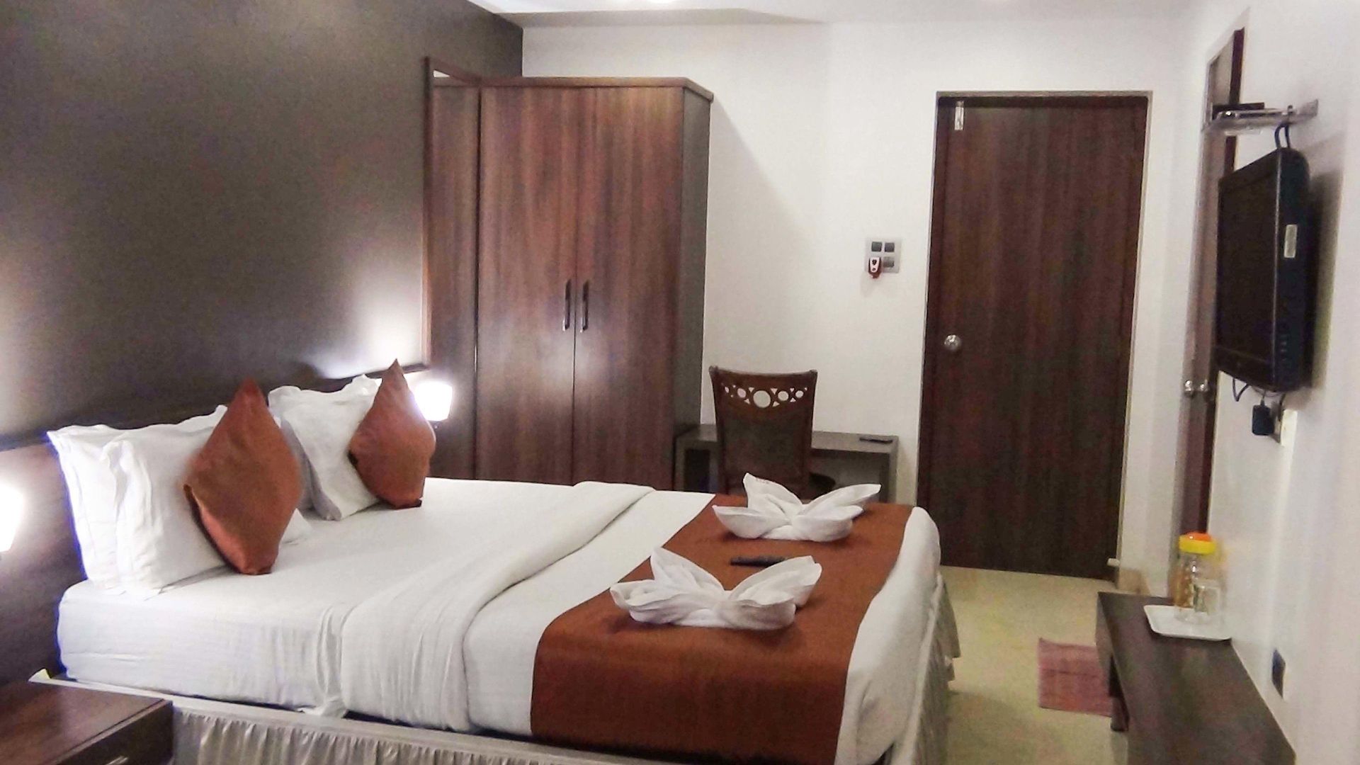 Imperial Executive Hotel 3*