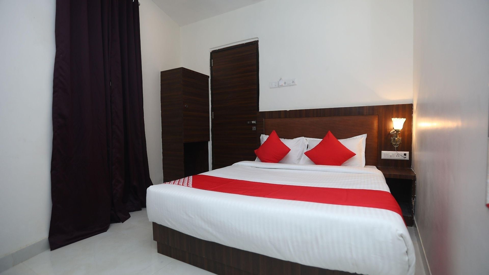 Oyo 24293 Amana International 3* Mumbai