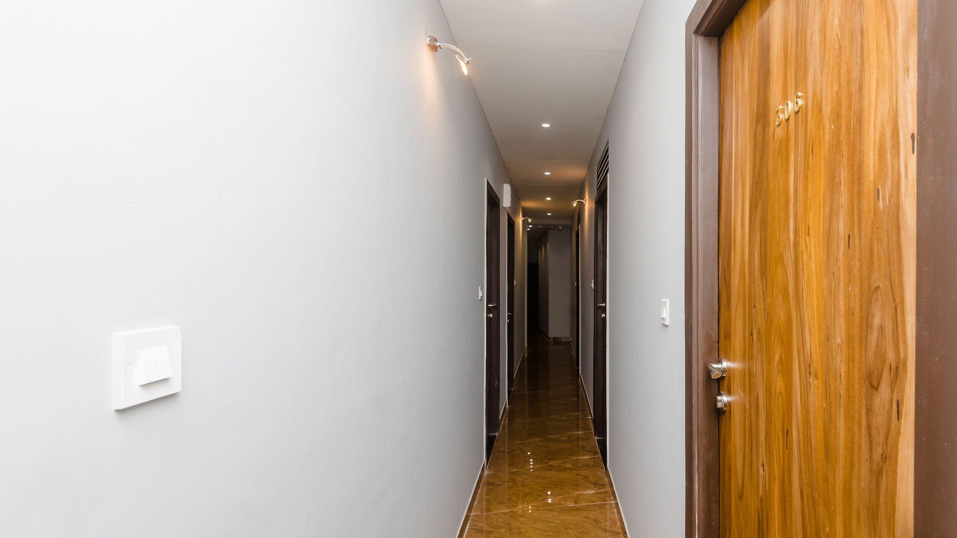 Hotel Oyo 24293 Amana International Mumbai