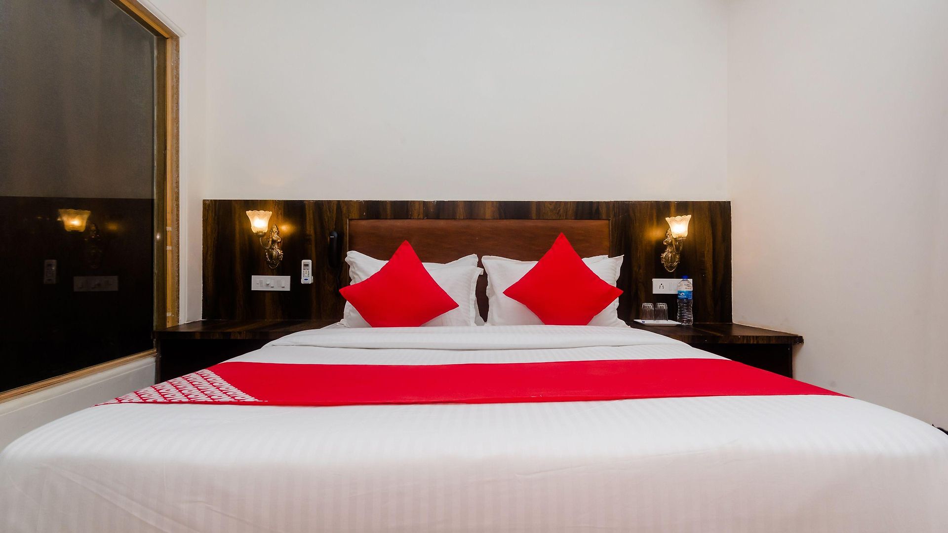 Oyo 24293 Amana International 3*