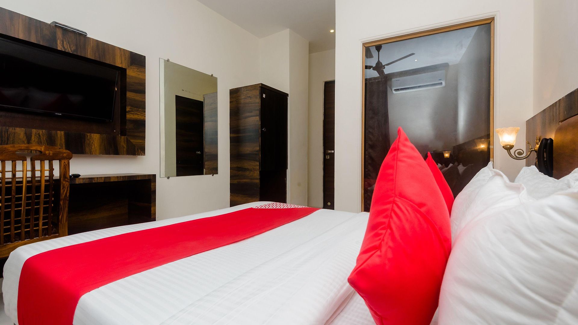 Hotel Oyo 24293 Amana International Mumbai
