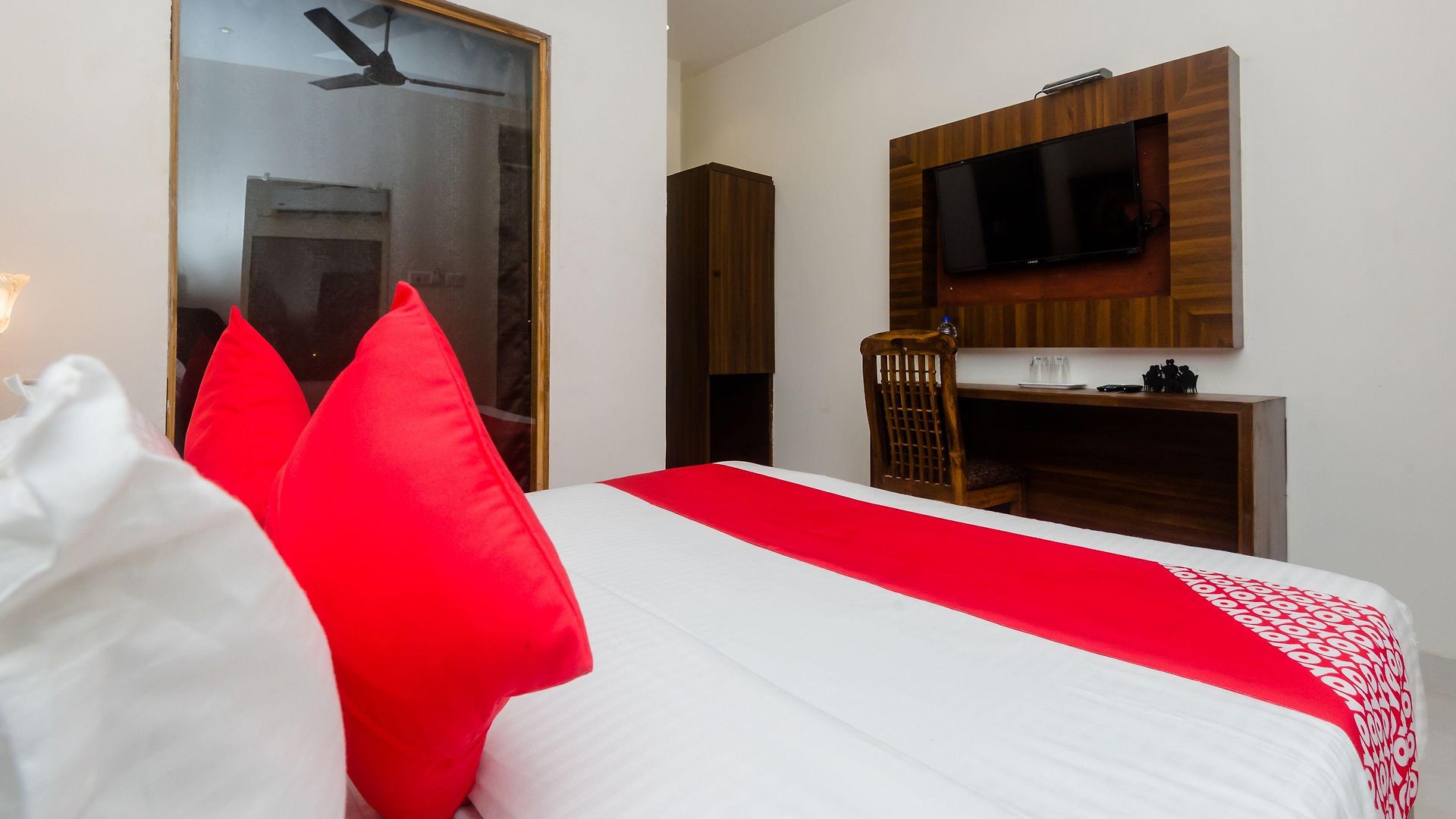 Oyo 24293 Amana International Hotel 3*