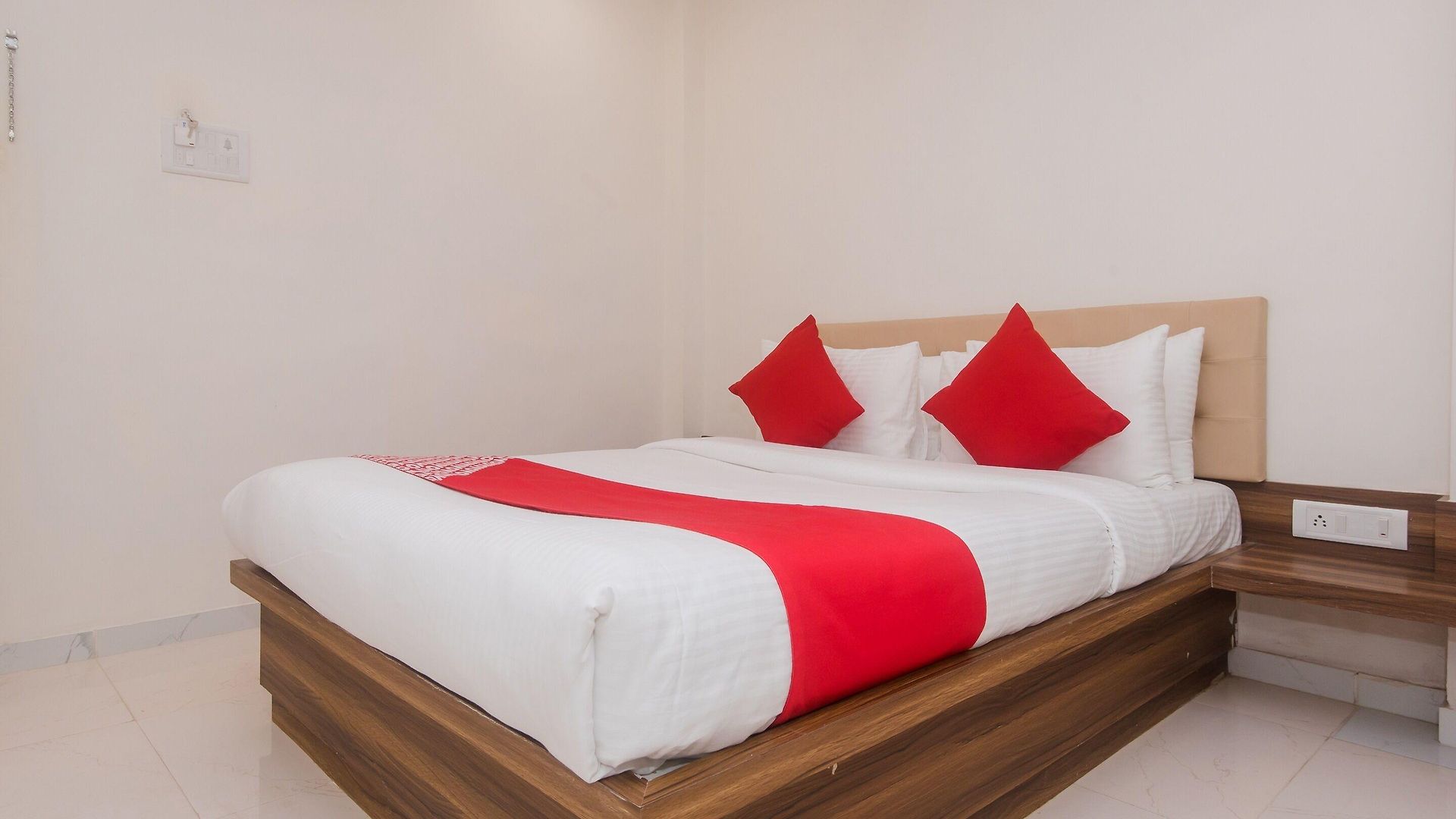 Oyo 23259 Galaxy Hotel Mumbai
