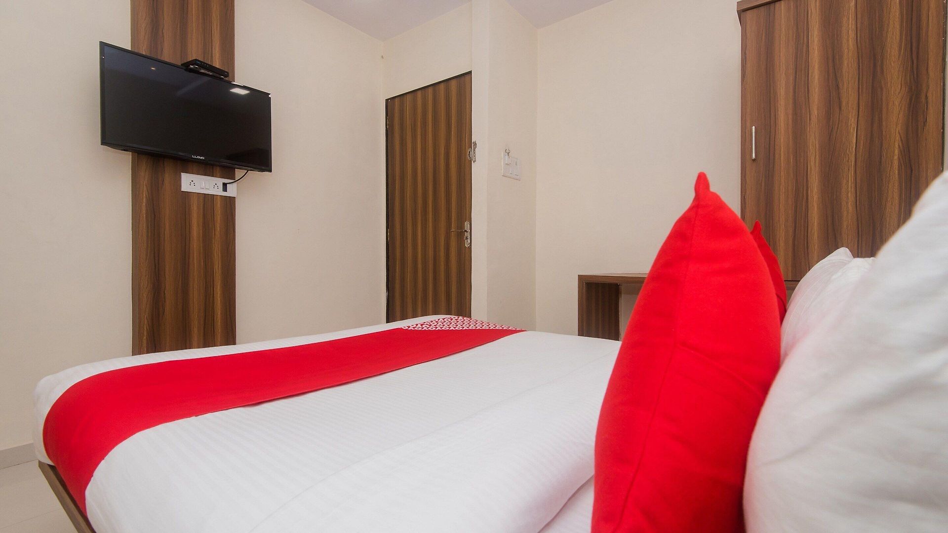 Hotel Oyo 23259 Galaxy Mumbai