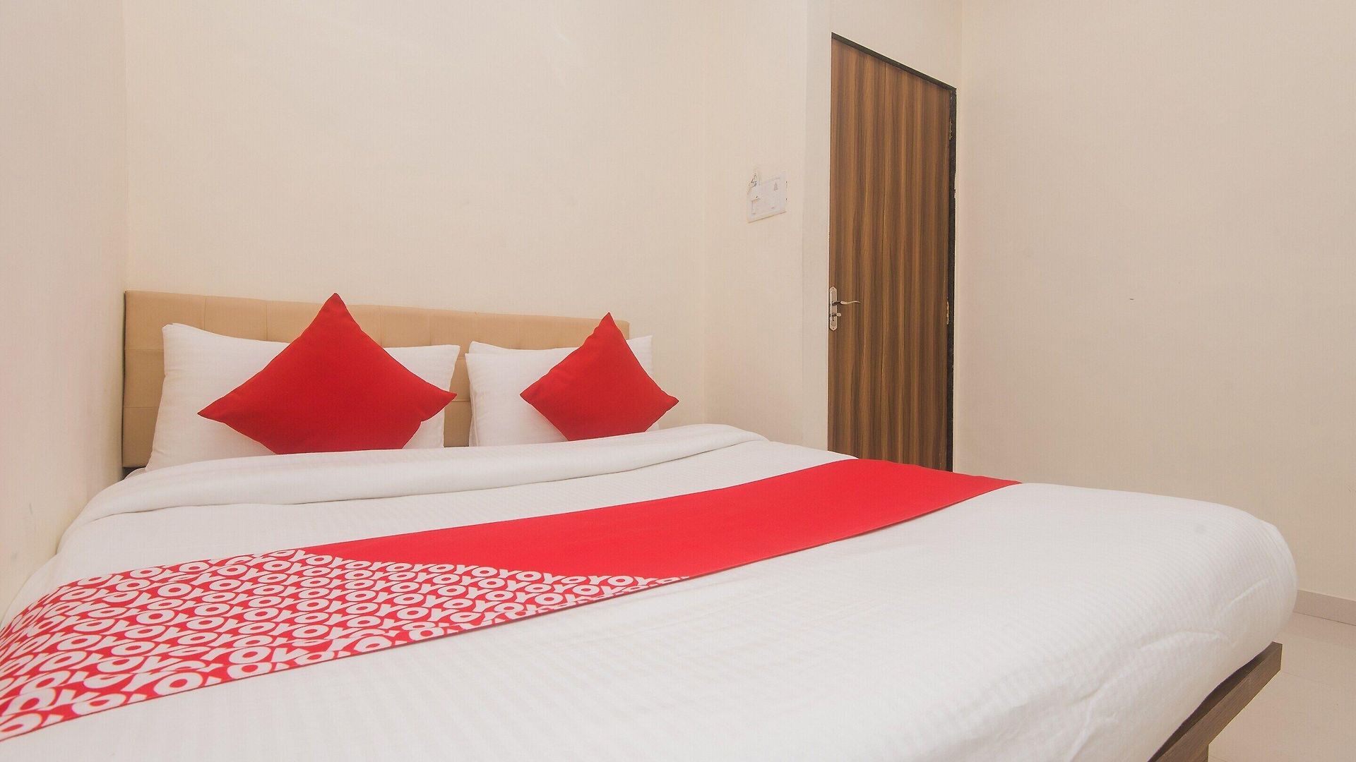 Oyo 23259 Galaxy Hotel Mumbai