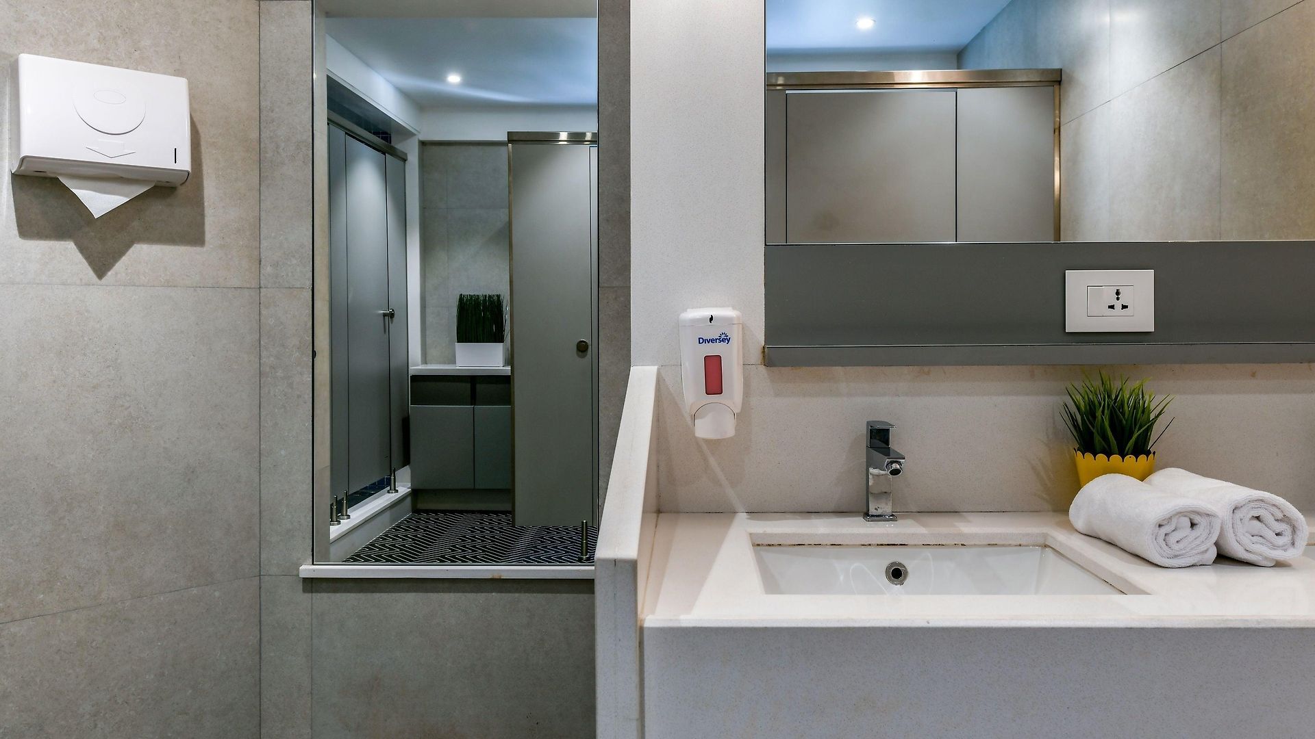 Hotel Indie Stays, Bkc Mumbai