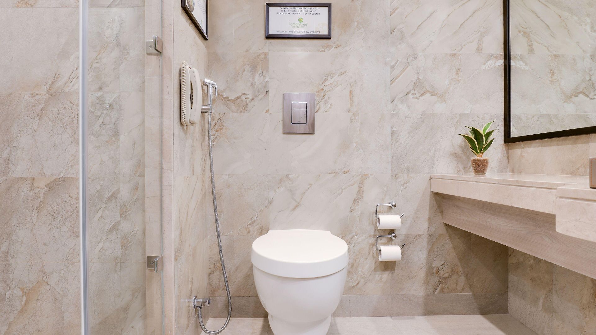 Lemon Tree Premier, International Airport Hotel 5*