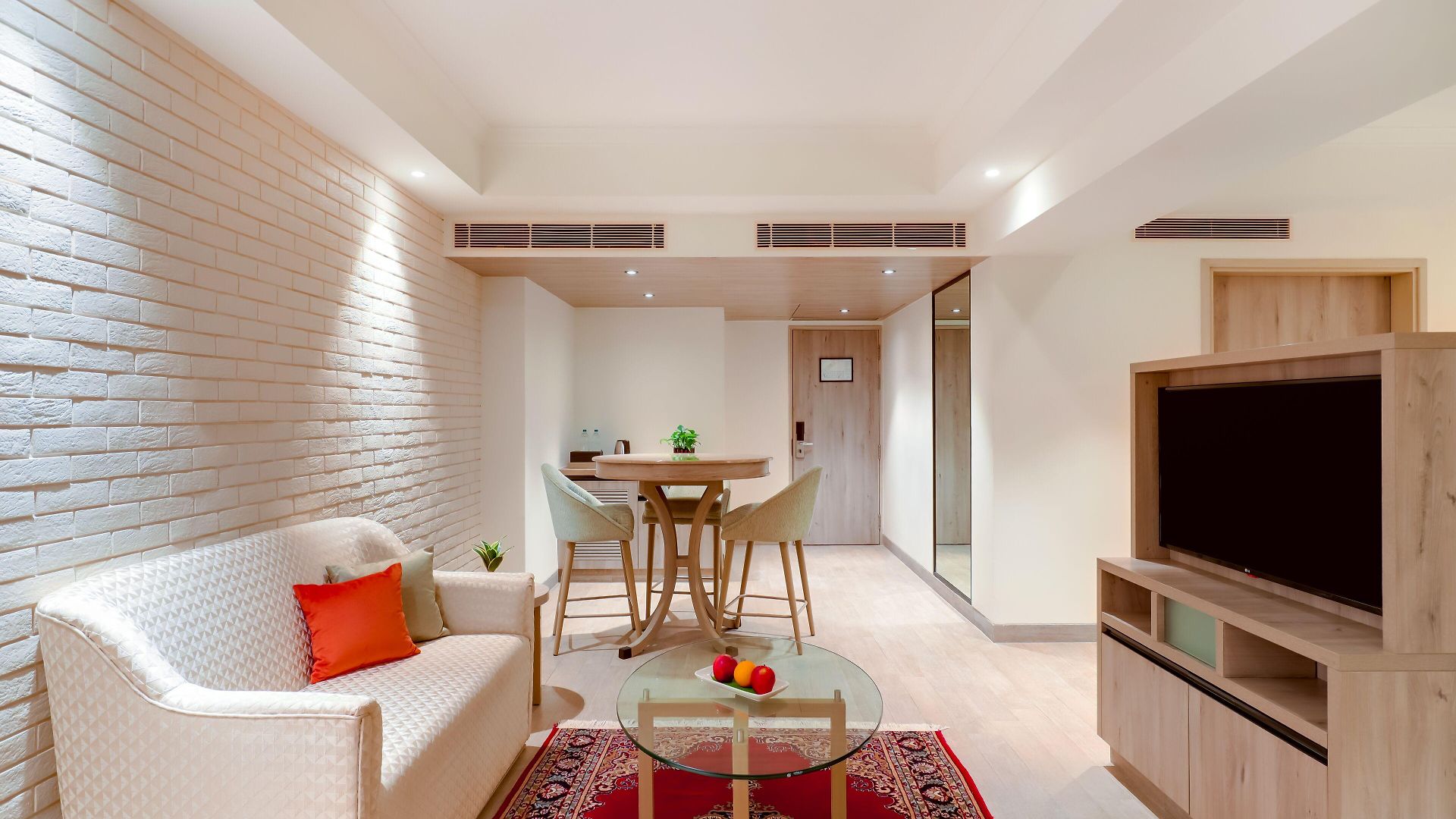 Hotel Lemon Tree Premier, International Airport 5*
