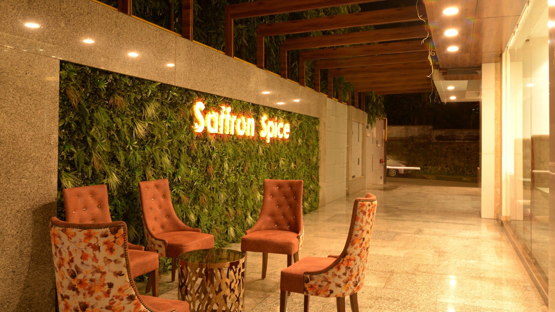 Auris & Banquets, International Airport Hotel 4*