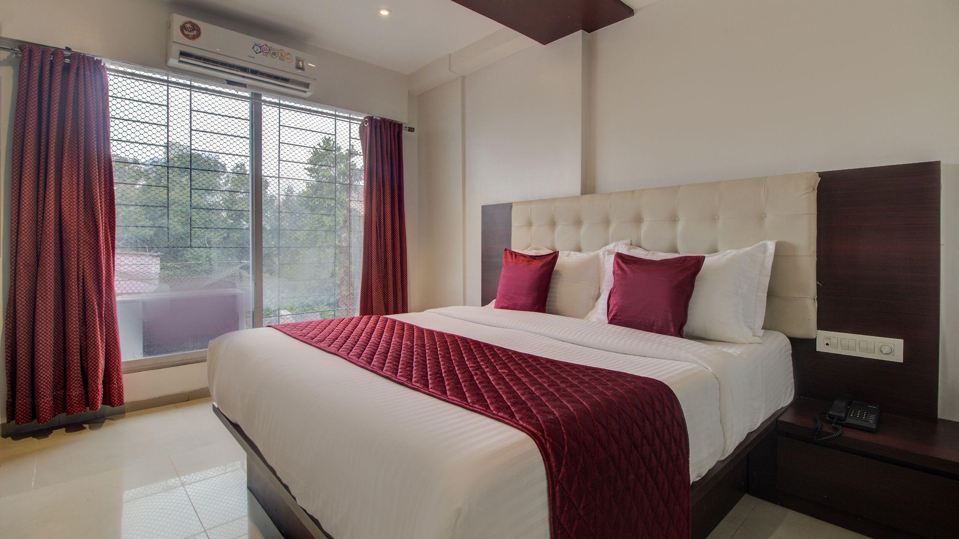 Malad Opposite Malad Railway Station Hotel 3*