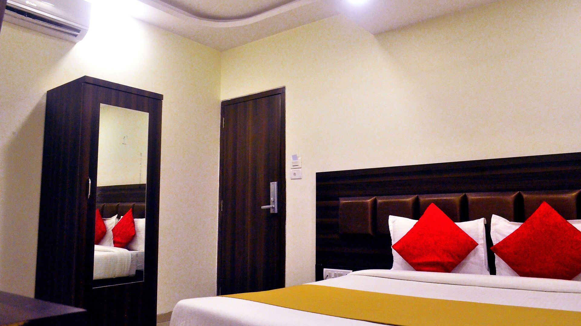 The 2* Mumbai