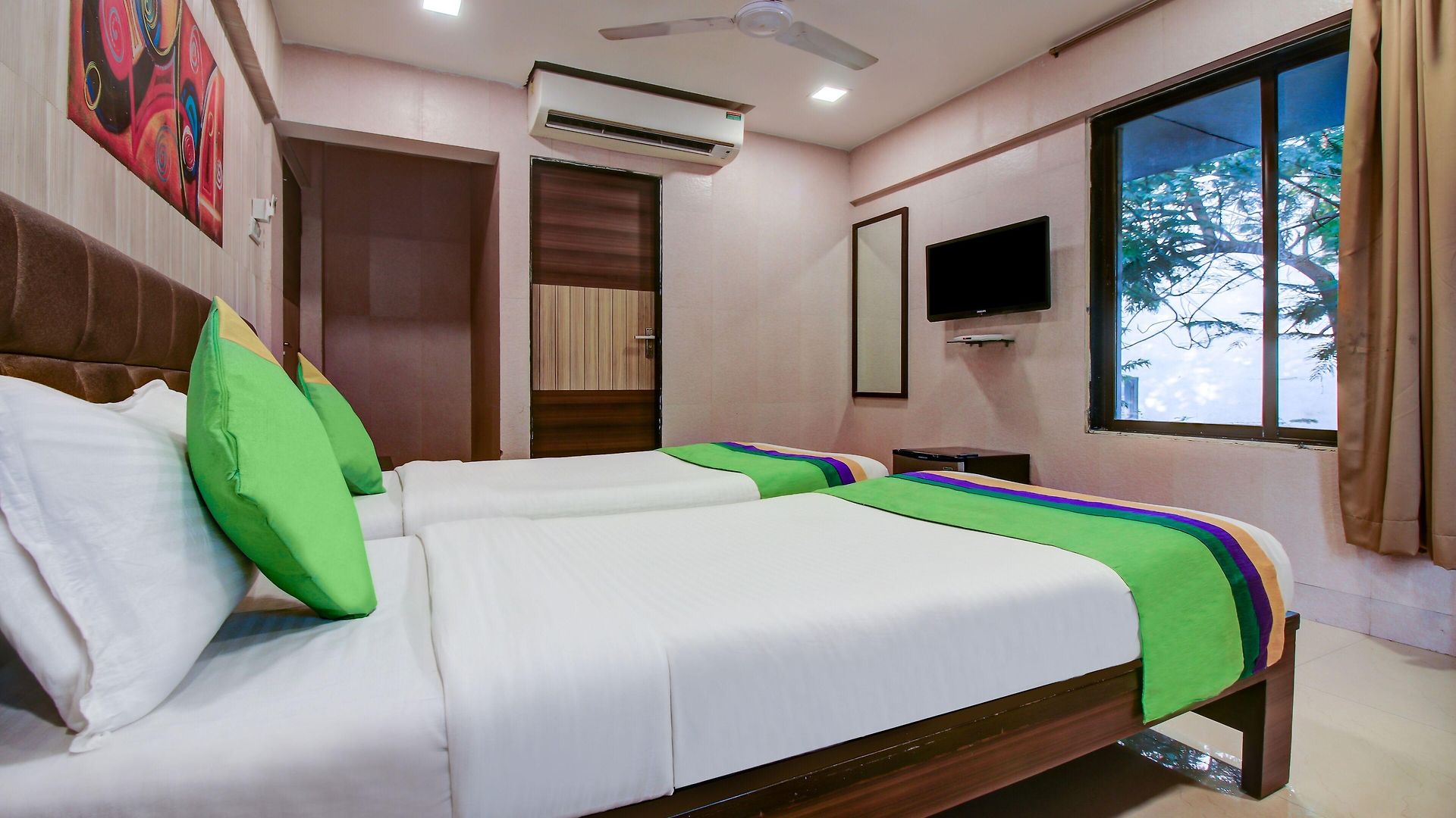 Treebo Bloom Powai Hotel 3*
