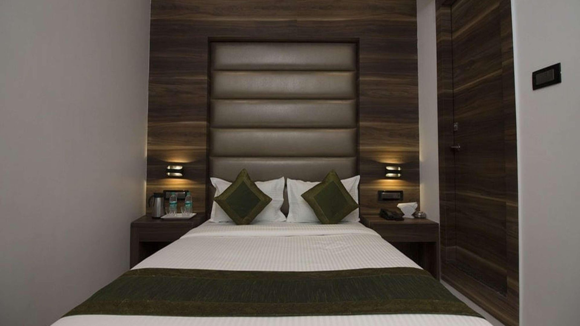Hotel Meriton Buisness International Airport T-2 2*